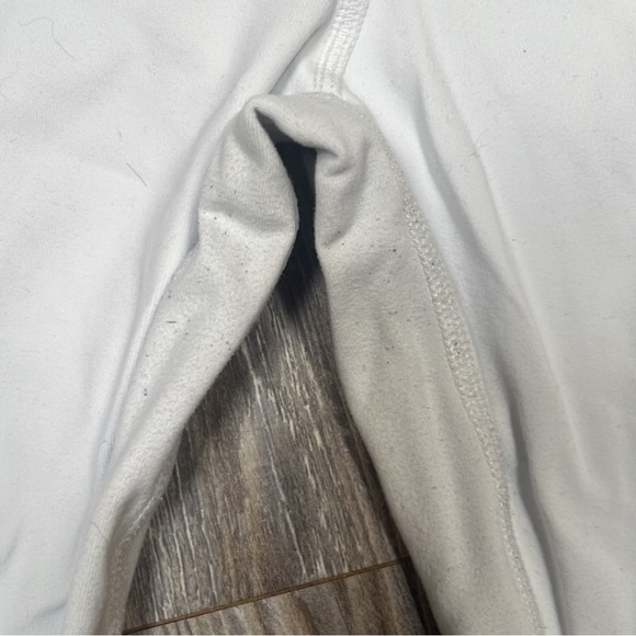 ALO Multi Legging White Size Small
Updated Classic Filament Trim - Picture 3 of 10